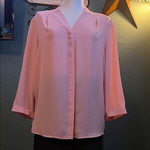 Chic Women's Blouse in Soft Pink